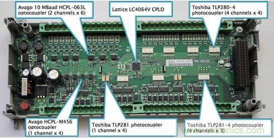 圖2：Rockwell選擇光耦作為Micro850 PLC的數(shù)字I/O電路板上的設備輸入和輸出端的核心隔離策略。