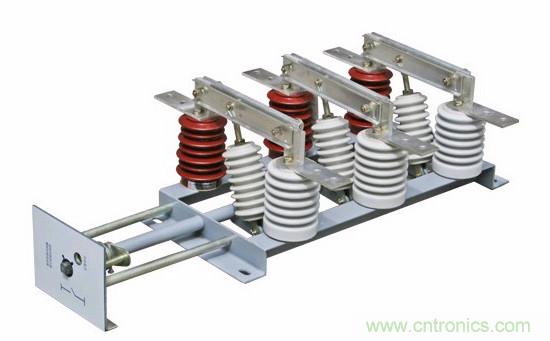 高壓斷路器的操作結構有哪幾種？和隔離開關有什么區(qū)別？